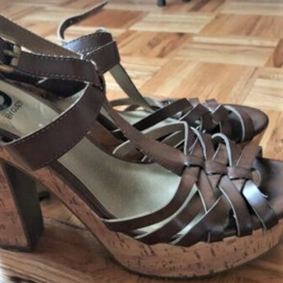 G by Guess high cork heel strappy open toe sandals - Picture 10 of 12